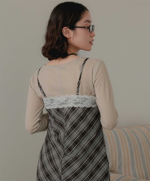 miette(ミエット)の「レース付きキャミソールミニ丈ワンピース(ワンピース・レディース・ブラック/ブラウン/オフホワイト/ネイビー・FREE)」の22枚目の写真