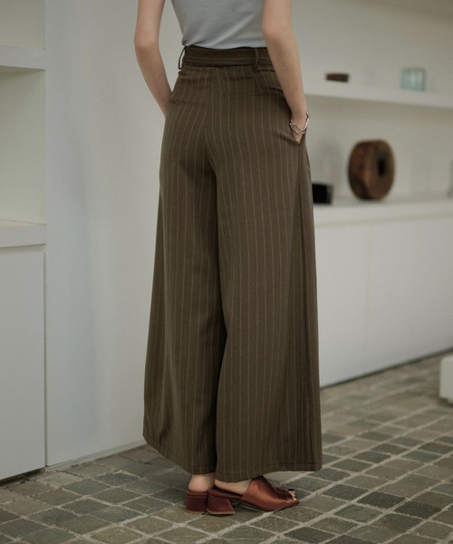 LAULEN(ローレン)の「tuck stripe wide pants /タックストライプワイドパンツ(スラックス・レディース・アイボリー/ブラウン/チャコールグレー・S/M)」の8枚目の写真