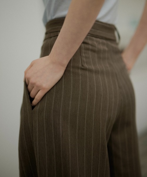 LAULEN(ローレン)の「tuck stripe wide pants /タックストライプワイドパンツ(スラックス・レディース・アイボリー/ブラウン/チャコールグレー・S/M)」の19枚目の写真