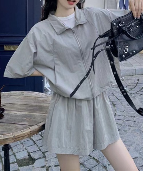 GLAMOROUS JANE(グラマラスジェーン)の「ナイロン半袖ジップトップス×ウエストゴムショートパンツ 2点セット(セットアップ・レディース・グレー/チャコールグレー・M/L)」の15枚目の写真
