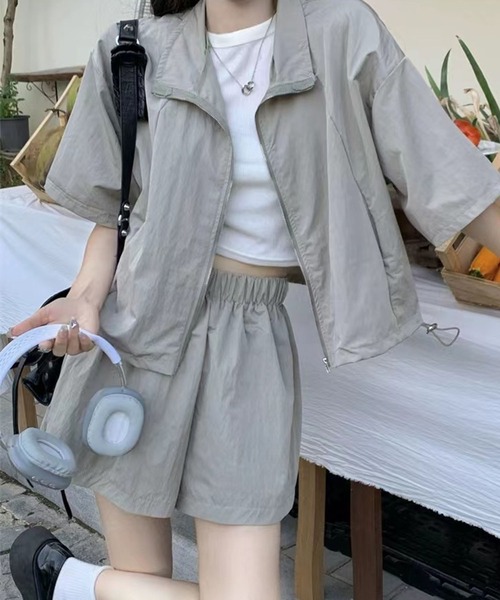 GLAMOROUS JANE(グラマラスジェーン)の「ナイロン半袖ジップトップス×ウエストゴムショートパンツ 2点セット(セットアップ・レディース・グレー/チャコールグレー・M/L)」の17枚目の写真