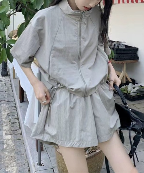 GLAMOROUS JANE(グラマラスジェーン)の「ナイロン半袖ジップトップス×ウエストゴムショートパンツ 2点セット(セットアップ・レディース・グレー/チャコールグレー・M/L)」の19枚目の写真