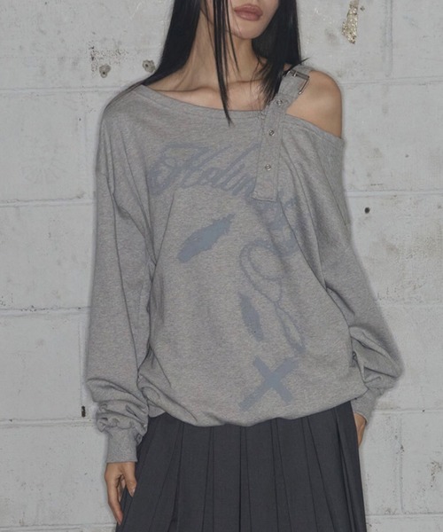 FANCY CLUB(ファンシークラブ)の「【FANCY CLUB】ONE-SHOULDER BUCKLE SWEATSHIRT / 【ファンシークラブ】ワンショルダーバックルスウェットシャツ(スウェット・レディース・ブラック/グレー・ONE SIZE)」の15枚目の写真