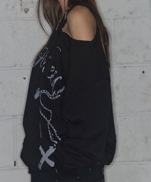 FANCY CLUB(ファンシークラブ)の「【FANCY CLUB】ONE-SHOULDER BUCKLE SWEATSHIRT / 【ファンシークラブ】ワンショルダーバックルスウェットシャツ(スウェット・レディース・ブラック/グレー・ONE SIZE)」の7枚目の写真