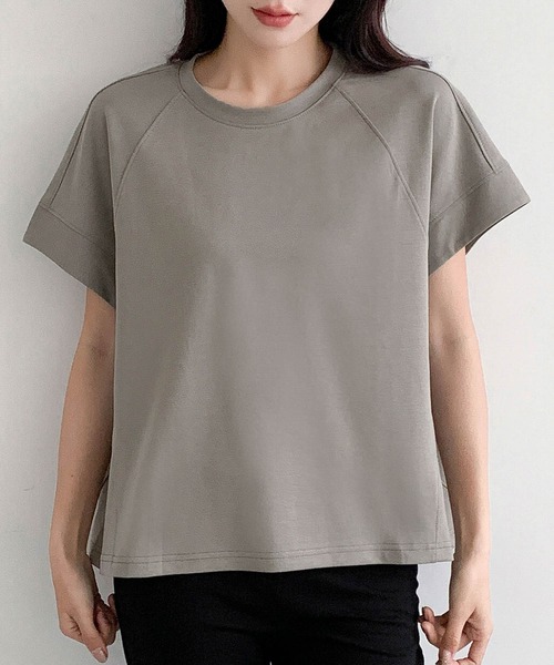 LOWO(ロワ)の「クルーネックラグランスリーブ無地トップス(Tシャツ/カットソー・レディース・ベージュ/カーキ/ブラック・FREE)」の4枚目の写真