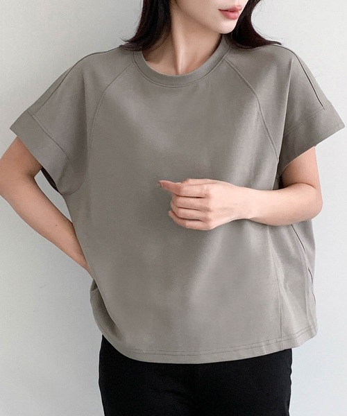 LOWO(ロワ)の「クルーネックラグランスリーブ無地トップス(Tシャツ/カットソー・レディース・ベージュ/カーキ/ブラック・FREE)」の6枚目の写真