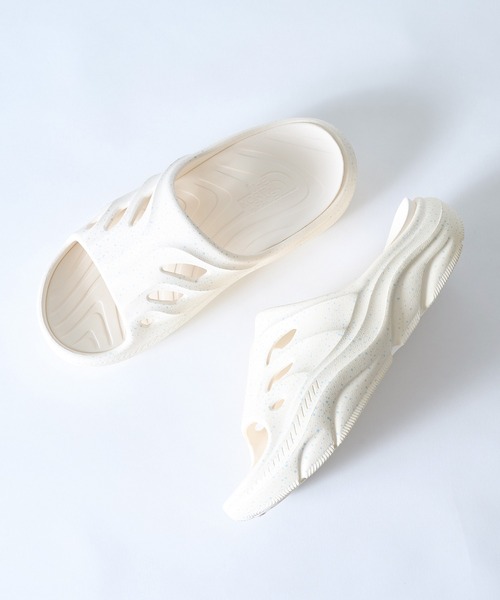 THE NORTH FACE(ザノースフェイス)の「【THE NORTH FACE】スライドサンダルNS81R11(サンダル・メンズ・オフホワイト/ブラック/ライトグレー/ベージュ/ダークグレー・23cm/24cm/25cm/26cm/27cm/28cm)」の2枚目の写真