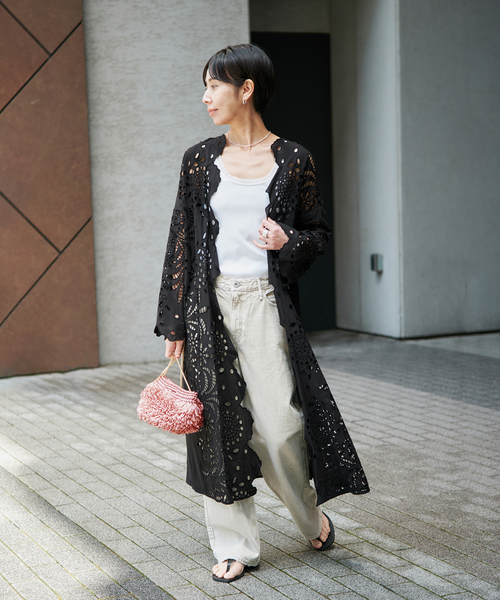 VERMEIL par iena（ヴェルメイユパーイエナ）の「シフリー刺繍ガウン（シャツ/ブラウス・レディース・ホワイト/ブラック・FREE）」の5枚目の写真