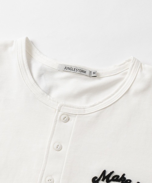 JOHN'S CLOSET(ジョンズクローゼット)の「【31】ドライコットン天竺 ワンポイント刺繍 ヘンリーネックTシャツ 吸水速乾/セットアップ展開有(Tシャツ/カットソー・メンズ・ブラック/チャコールグレー/ホワイト・MEDIUM/LARGE)」の7枚目の写真