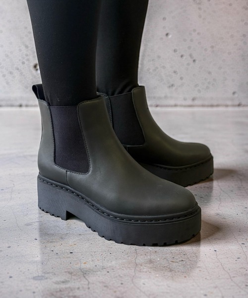 Jeffrey Campbell(ジェフリーキャンベル)の「厚底 サイドゴアショートブーツ(ブーツ・レディース・ブラック・38/37/36)」の1枚目の写真