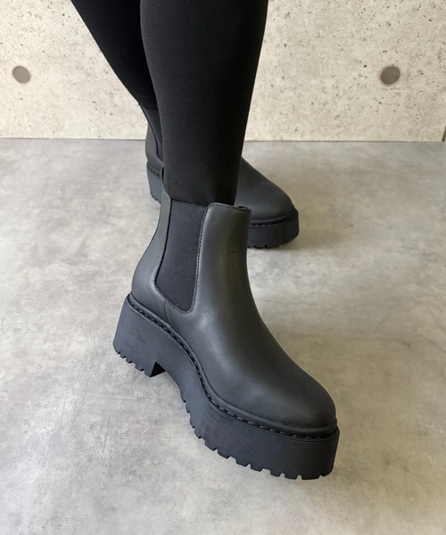 Jeffrey Campbell(ジェフリーキャンベル)の「厚底 サイドゴアショートブーツ(ブーツ・レディース・ブラック・38/37/36)」の13枚目の写真