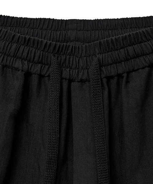 NOIRER(ノイア)の「バンディングワイドトラックパンツ(ブラック)(その他パンツ・メンズ・その他・48/50/52)」の4枚目の写真