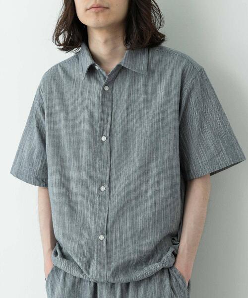 URBAN RESEARCH Sonny Label（アーバンリサーチサニーレーベル）の「ミニ千鳥格子コンパクトシャツ（シャツ/ブラウス・メンズ・レッド/ブラック/ネイビー・MEDIUM/LARGE）」の3枚目の写真