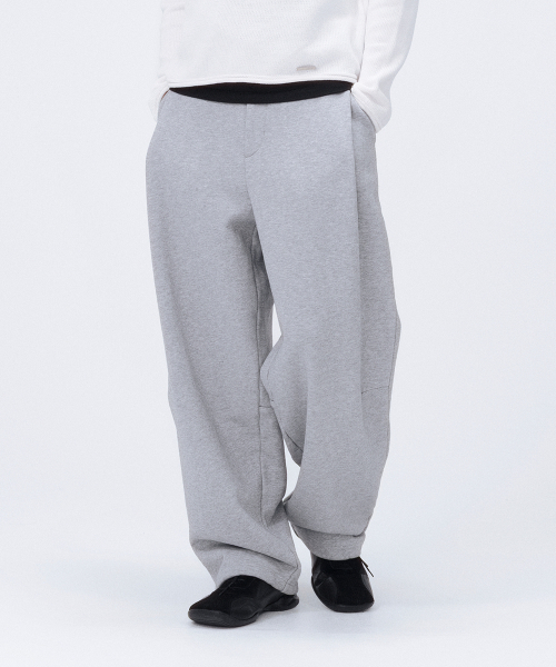 MISEKISEOUL MEN(ミセキソウルメンズ)の「Curved sweat pants GREY(スウェットパンツ・メンズ・その他・1/2/3)」の1枚目の写真