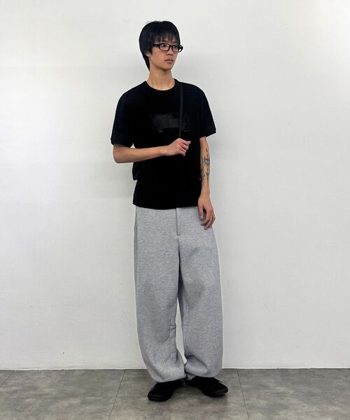 MISEKISEOUL MEN(ミセキソウルメンズ)の「Curved sweat pants GREY(スウェットパンツ・メンズ・その他・1/2/3)」の6枚目の写真