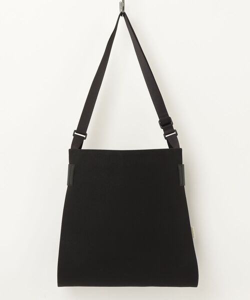 macromauro(マクロマウロ)の「【macromauro】 WRAP BAG SHOULDER CANBAS M(ショルダーバッグ・メンズ・ブラック・MEDIUM)」の8枚目の写真