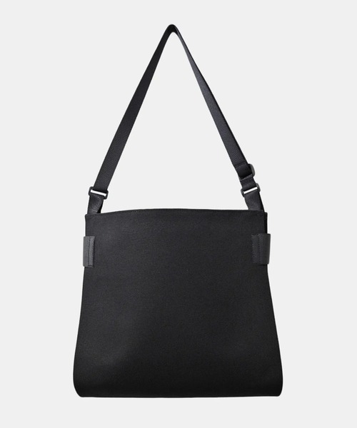 macromauro(マクロマウロ)の「【macromauro】 WRAP BAG SHOULDER CANBAS M(ショルダーバッグ・メンズ・ブラック・MEDIUM)」の2枚目の写真