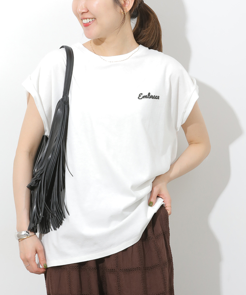 JOURNAL STANDARD relume(ジャーナルスタンダード レリューム)の「《追加》刺繍ロゴフレンチTEE(Tシャツ/カットソー・レディース・ネイビー/ブラウン/ホワイト・FREE)」の17枚目の写真