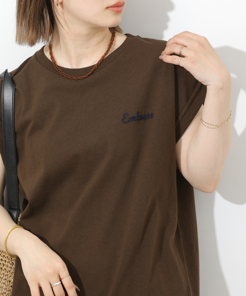 JOURNAL STANDARD relume(ジャーナルスタンダード レリューム)の「《追加》刺繍ロゴフレンチTEE(Tシャツ/カットソー・レディース・ネイビー/ブラウン/ホワイト・FREE)」の9枚目の写真