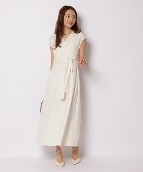 JUSGLITTY(ジャスグリッティー)の「カシュクールカットナローワンピース(ワンピース・レディース・オフホワイト・2/1)」の8枚目の写真