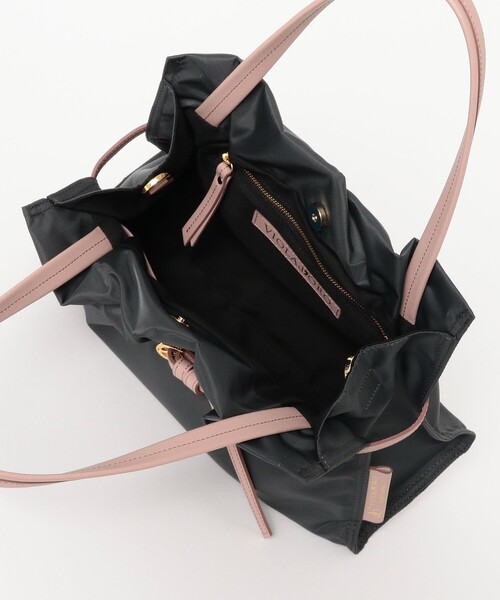 Demi-Luxe BEAMS(デミルクス ビームス)の「VIOLAd’ORO / BIANCA クロア ナイロン トートバッグ M(トートバッグ・レディース・ブラック系その他4/ブラック/チャコールグレー/カーキ/ブラウン系その他4・ONE SIZE)」の9枚目の写真
