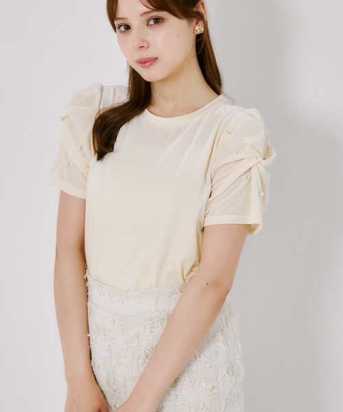 tocco closet(トッコ クローゼット)の「【ZOZO限定】スリーブパール装飾ベロアトップス(Tシャツ/カットソー・レディース・ブラウン/アイボリー/ブラック・M)」の1枚目の写真