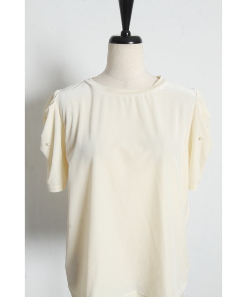 tocco closet(トッコ クローゼット)の「【ZOZO限定】スリーブパール装飾ベロアトップス(Tシャツ/カットソー・レディース・ブラウン/アイボリー/ブラック・M)」の14枚目の写真