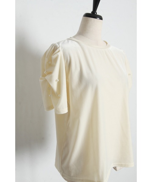 tocco closet(トッコ クローゼット)の「【ZOZO限定】スリーブパール装飾ベロアトップス(Tシャツ/カットソー・レディース・ブラウン/アイボリー/ブラック・M)」の15枚目の写真