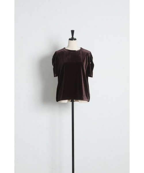 tocco closet(トッコ クローゼット)の「【ZOZO限定】スリーブパール装飾ベロアトップス(Tシャツ/カットソー・レディース・ブラウン/アイボリー/ブラック・M)」の9枚目の写真