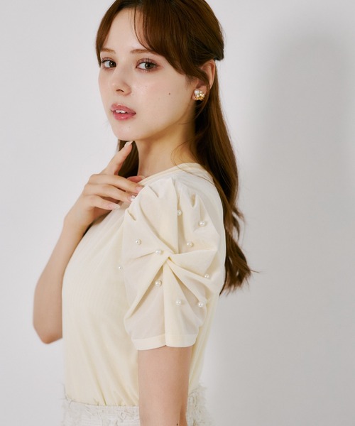 tocco closet(トッコ クローゼット)の「【ZOZO限定】スリーブパール装飾ベロアトップス(Tシャツ/カットソー・レディース・ブラウン/アイボリー/ブラック・M)」の21枚目の写真