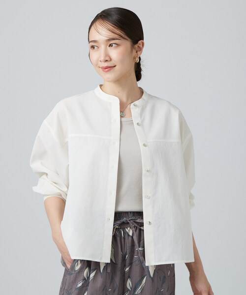 SHOO・LA・RUE(シューラルー)の「【通気性〇/S-LL/洗濯機可】さらりと心地よい。ノーカラーシャツ(シャツ/ブラウス・レディース・アイボリー/ブルー/ブラック・02/04/03/01)」の15枚目の写真