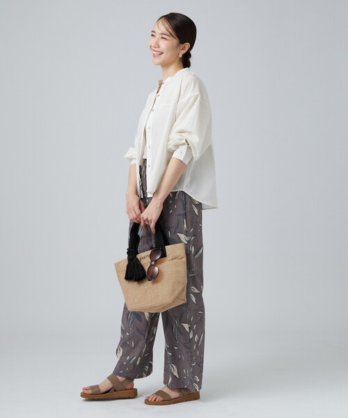 SHOO・LA・RUE(シューラルー)の「【通気性〇/S-LL/洗濯機可】さらりと心地よい。ノーカラーシャツ(シャツ/ブラウス・レディース・アイボリー/ブルー/ブラック・02/04/03/01)」の17枚目の写真