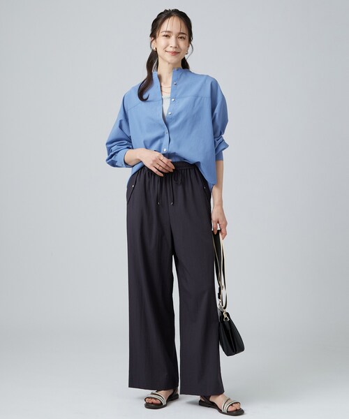 SHOO・LA・RUE(シューラルー)の「【通気性〇/S-LL/洗濯機可】さらりと心地よい。ノーカラーシャツ(シャツ/ブラウス・レディース・アイボリー/ブルー/ブラック・02/04/03/01)」の7枚目の写真