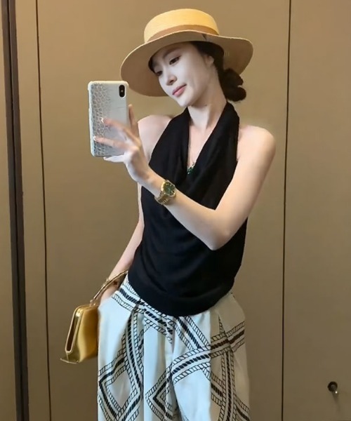 Ritzy(リッツィー)の「ドレープホルターネック・ノースリーブトップス(デザイン紐)(キャミソール・レディース・ブラウン/ブラック・MEDIUM/LARGE)」の3枚目の写真