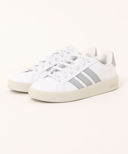 adidas(アディダス)の「《adidas》GRANDCOURTBASE3.0U(スニーカー・メンズ・ブラウン系その他/ホワイト系その他/ホワイト系その他2/ブラウン系その他2・27.5cm/26.0cm/26.5cm/27.0cm/23.0cm/23.5cm/24.0cm/24.5cm/25.0cm/25.5cm/28.0cm/22.5cm)」の2枚目の写真