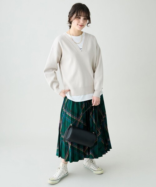 ANY(エニィ)の「ロングスリーブロゴTシャツ(Tシャツ/カットソー・レディース・ホワイト系/ベージュ系/ダークブラウン系/ダークグリーン系・F)」の17枚目の写真