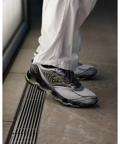 MIZUNO(ミズノ )の「MIZUNO WAVE PROPHECY LS -KICKS LAB. EXCLUSIVE- / ミズノ ウエーブ プロフェシー LS / D1GA333711(スニーカー・メンズ・グレー・27.5cm/28cm/28.5cm/29cm/25cm/25.5cm/26cm/26.5cm/27cm)」の17枚目の写真
