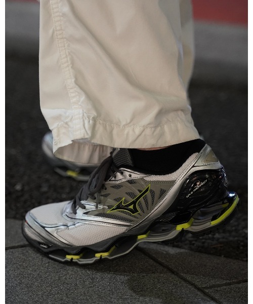 MIZUNO(ミズノ )の「MIZUNO WAVE PROPHECY LS -KICKS LAB. EXCLUSIVE- / ミズノ ウエーブ プロフェシー LS / D1GA333711(スニーカー・メンズ・グレー・27.5cm/28cm/28.5cm/29cm/25cm/25.5cm/26cm/26.5cm/27cm)」の18枚目の写真