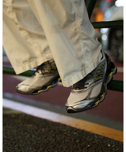 MIZUNO(ミズノ )の「MIZUNO WAVE PROPHECY LS -KICKS LAB. EXCLUSIVE- / ミズノ ウエーブ プロフェシー LS / D1GA333711(スニーカー・メンズ・グレー・27.5cm/28cm/28.5cm/29cm/25cm/25.5cm/26cm/26.5cm/27cm)」の19枚目の写真