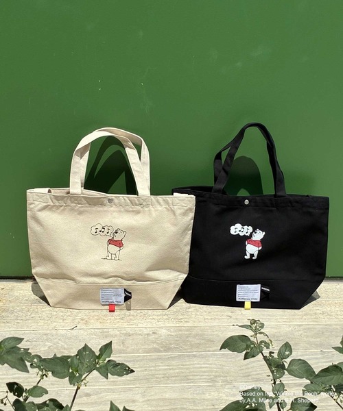 MARECHAL TERRE(マルシャルテル)の「くまのプーさん / ショルダートートバック / MARECHAL TERRE(ショルダーバッグ・レディース・ブラック/アイボリー・FREE)」の4枚目の写真