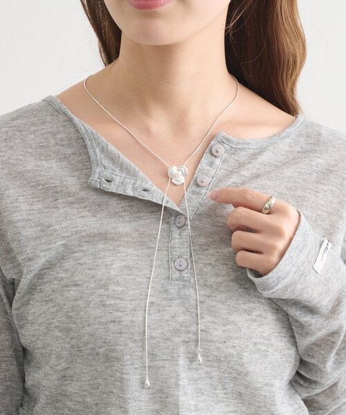 mystic(ミスティック)の「ローズモチーフネックレス(リング・レディース・シルバー・ONE SIZE)」の3枚目の写真