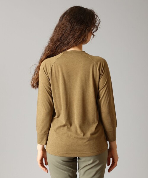 Columbia(コロンビア)の「Columbia/ ウィメンズトランキルピークロングスリーブポケットTシャツ /コロンビア(Tシャツ/カットソー・レディース・ブラック/ブラウン/グリーン・S/M/L/XL)」の17枚目の写真