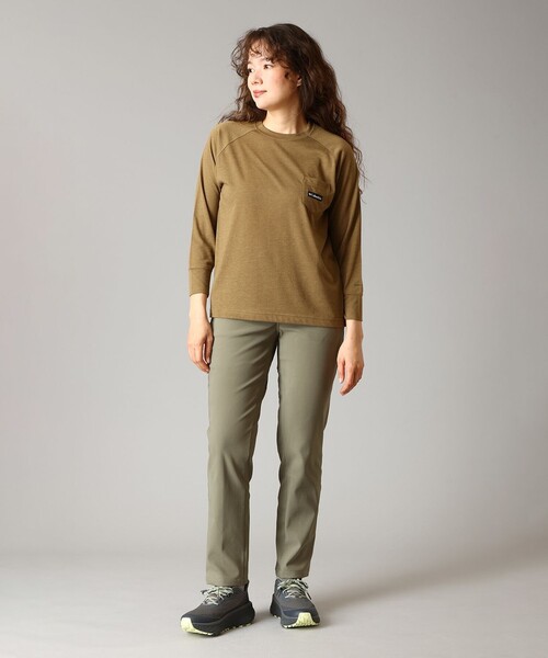 Columbia(コロンビア)の「Columbia/ ウィメンズトランキルピークロングスリーブポケットTシャツ /コロンビア(Tシャツ/カットソー・レディース・ブラック/ブラウン/グリーン・S/M/L/XL)」の14枚目の写真