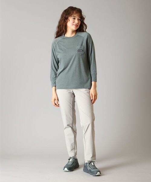 Columbia(コロンビア)の「Columbia/ ウィメンズトランキルピークロングスリーブポケットTシャツ /コロンビア(Tシャツ/カットソー・レディース・ブラック/ブラウン/グリーン・S/M/L/XL)」の4枚目の写真