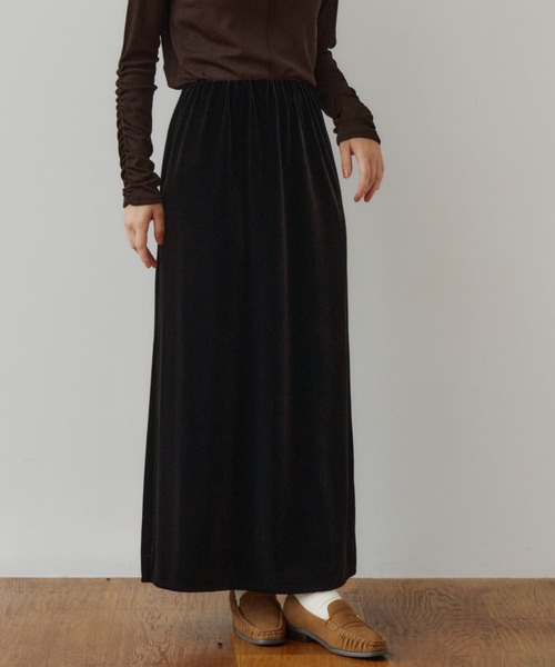 OLUN(オルン)の「I-line velvet skirt/Iラインベロアスカート(スカート・レディース・ブラック/ベージュ/ブラウン・X-SMALL/SMALL/FREE)」の8枚目の写真