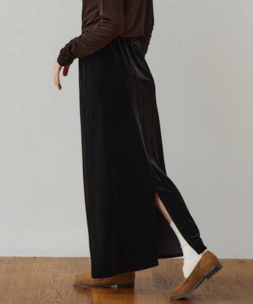OLUN(オルン)の「I-line velvet skirt/Iラインベロアスカート(スカート・レディース・ブラック/ベージュ/ブラウン・X-SMALL/SMALL/FREE)」の19枚目の写真