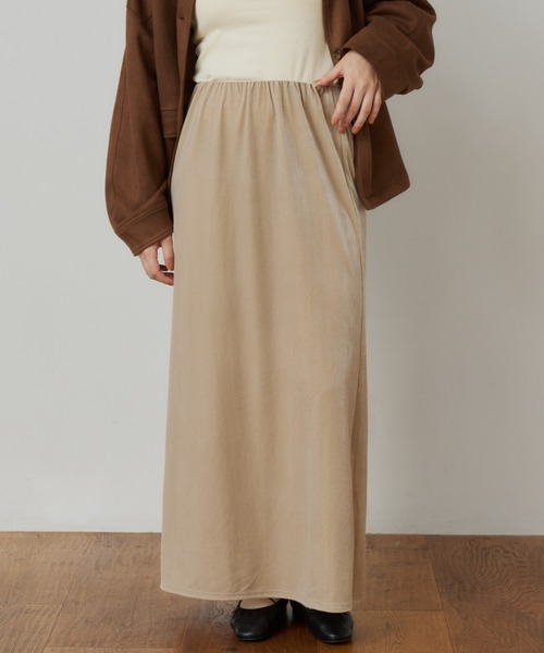 OLUN(オルン)の「I-line velvet skirt/Iラインベロアスカート(スカート・レディース・ブラック/ベージュ/ブラウン・X-SMALL/SMALL/FREE)」の16枚目の写真
