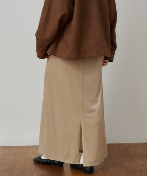 OLUN(オルン)の「I-line velvet skirt/Iラインベロアスカート(スカート・レディース・ブラック/ベージュ/ブラウン・X-SMALL/SMALL/FREE)」の17枚目の写真