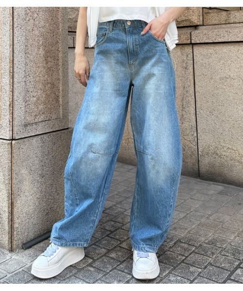 RINASCIMENTO(リナシメント)の「【RINASCIMENTO/リナシメント】ダーツポイントバレルレッグデニムパンツ(デニムパンツ・レディース・ブルー系その他・SMALL)」の1枚目の写真