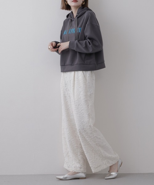 BRODIAEA(ブローディア)の「BRODIAEA ダンボールニットロゴ刺繍パーカー(パーカー・レディース・カーキ/ベージュ・40)」の11枚目の写真